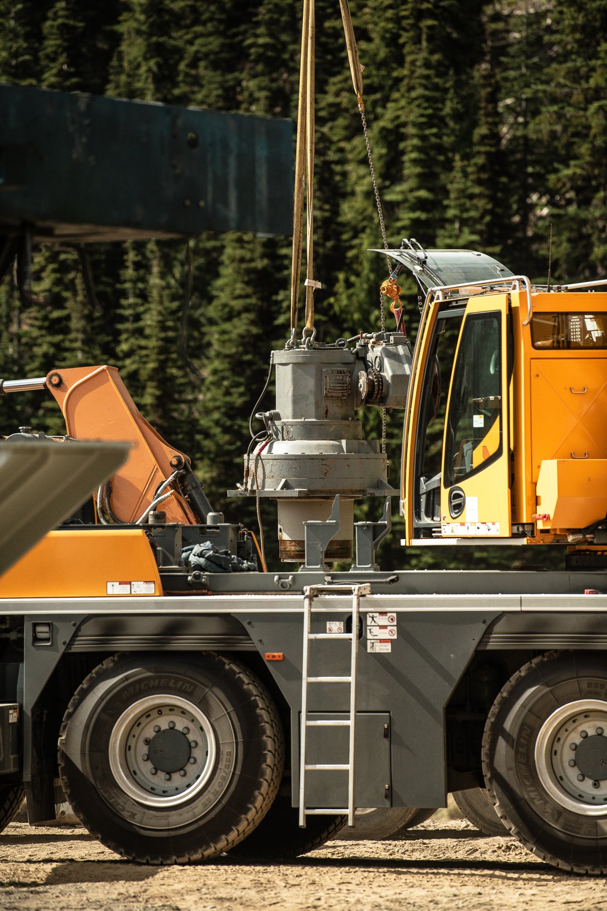 Helicopter removing towers at Crystal Mountain